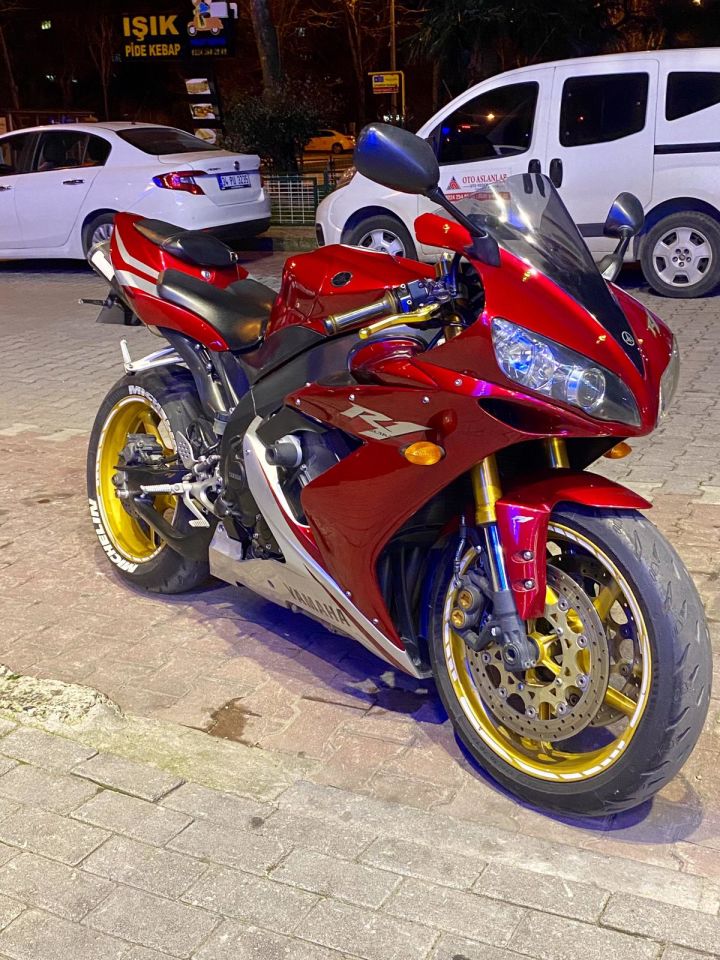 Yamaha R1 – 2006 Model – Bakımlı ve Temiz Kullanım!