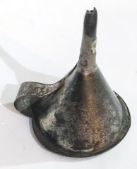 Metal kolonya şişe doldurma hunisi