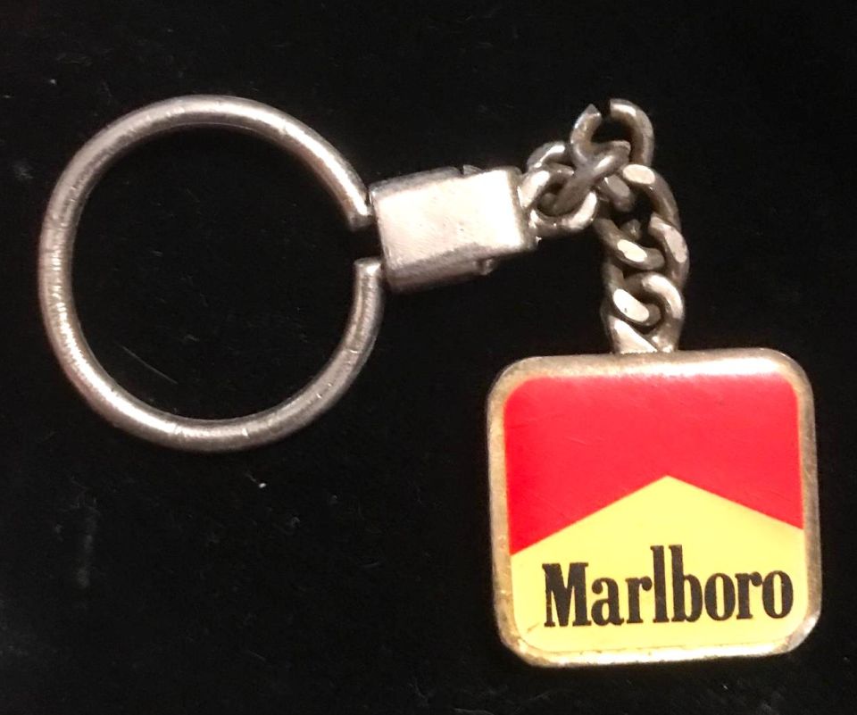 Marlboro - Kare anahtarlık
