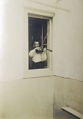 Camdaki Kemancı - 1940'lar, fotoğraf