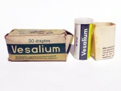 Vesalium / Fako İlaçları - Eski İlaç Şişeleri