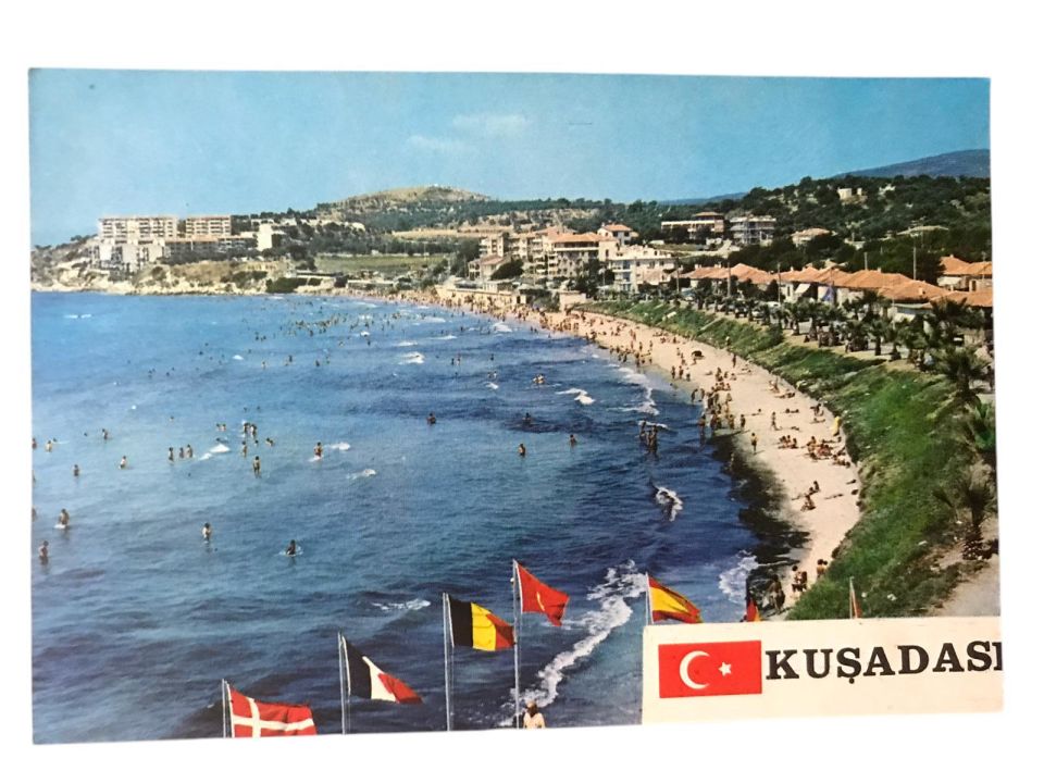 Kuşadası- Kadınlar Denizi- 1970'li yıllara ait kartpostal / Arkası yazısız