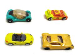 4 adet minik araba / Oyuncak