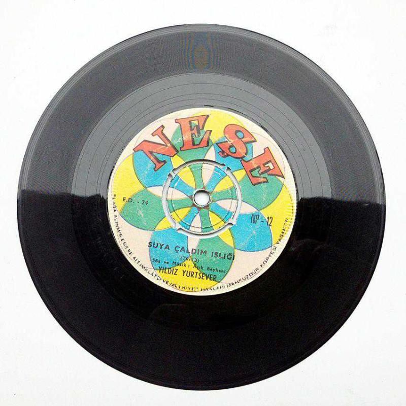 Ben derdimi demem içim kan ağlar - Suya çaldım ıslığı / Yıldız YURTSEVER - 45'lik Plak