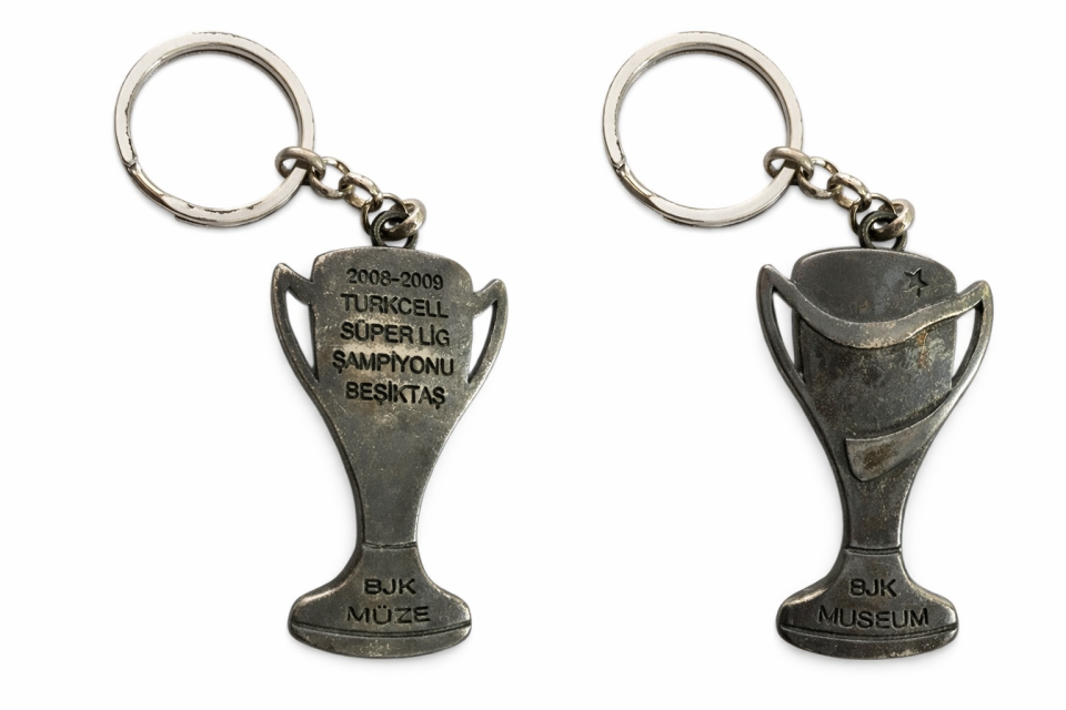 2008–2009 Turkcell Süper Lig Şampiyonluğu Beşiktaş Anahtarlığı (BJK Müze)