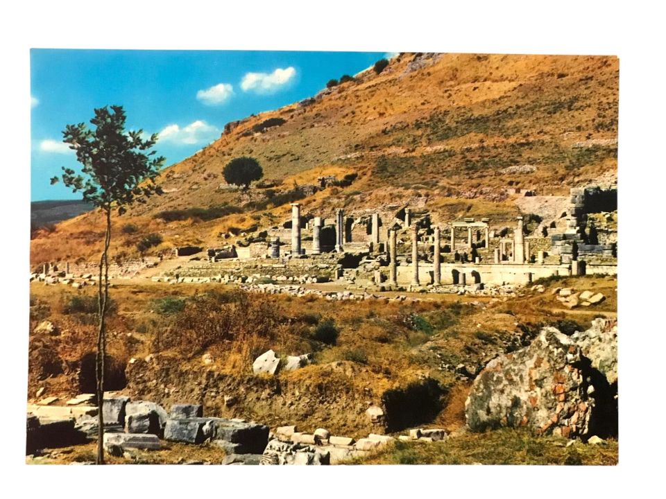 Efes Kızlar Jimnazı - 1970'li yıllara ait kartpostal / Arkası yazısız
