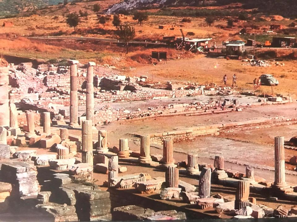 Efes Viev of the Efes - 1970'li yıllara ait kartpostal / Arkası yazısız