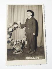 Foto Aile Aksaray - Çocuk ve çelenk / Fotoğraf