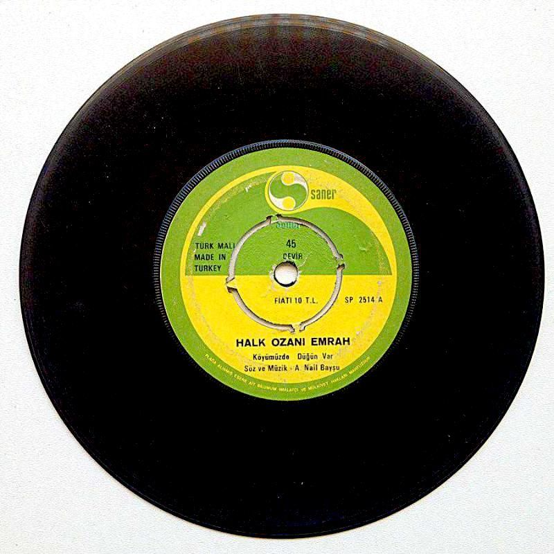 Köyümüzde düğün var - Yaz bitmeden mevsim güz oldu - Halk ozanı Emrah / 45 devir Plak