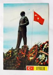 Atatürk heykeli - Kartpostal - Ticaret kartpostalları