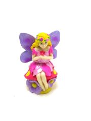 Oturan kebek kanatlı bebek / DISNEY Oyuncak figür