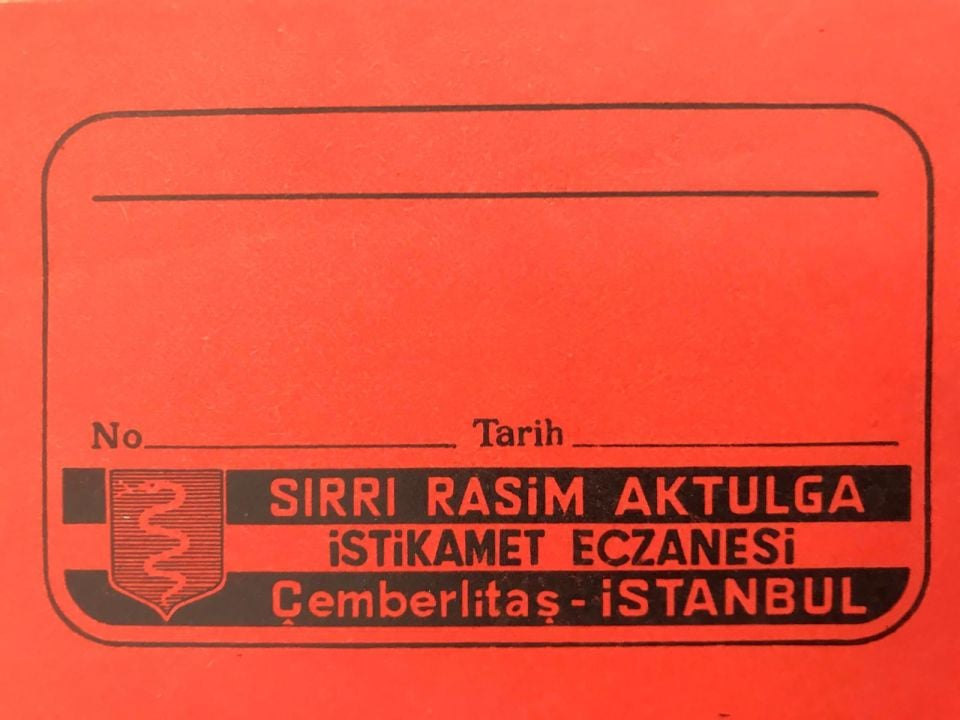 Sırrı Rasim AKTULGA - İstikamet Eczanesi BEŞİKTAŞ / Şişe etiketi