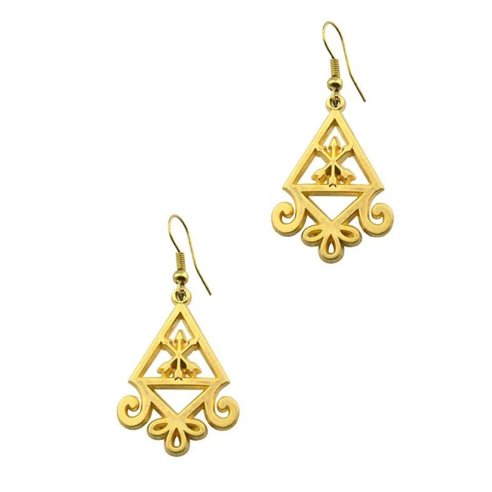 Kafkas motifli altın görünümlü üçgen küpe