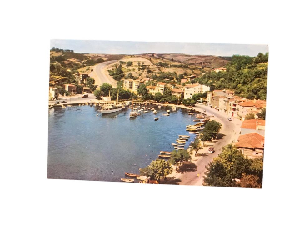 Tarabya koyu Boğaziçi - 1970'li yıllara ait kartpostal / Arkası yazılı
