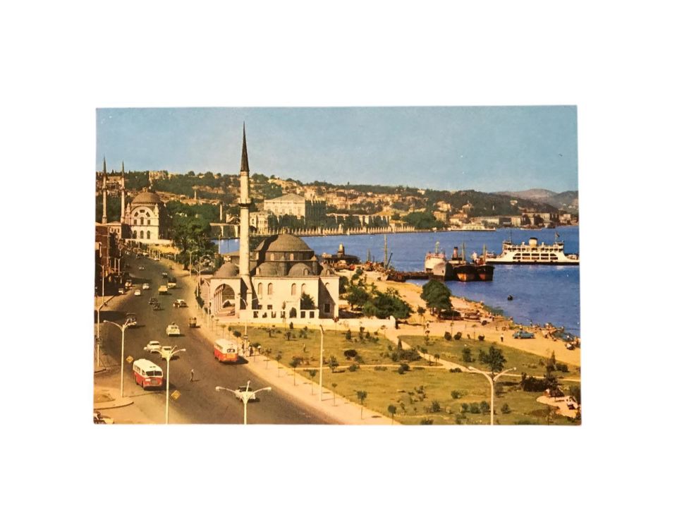Fındıklı'dan Dolmabahçe / Doğan Kardeş - 1970'li yıllara ait kartpostal / Arkası yazısız