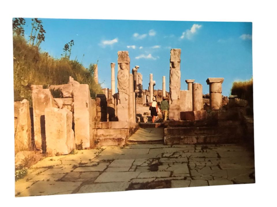 Sfenks'li kapı Efes - 1970'li yıllara ait kartpostal / Arkası yazısız