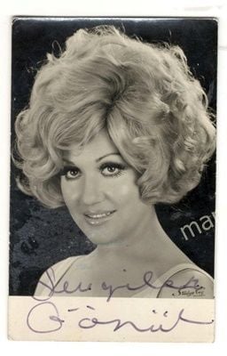 Gönül Akkor – Orijinal İmzalı Fotokart