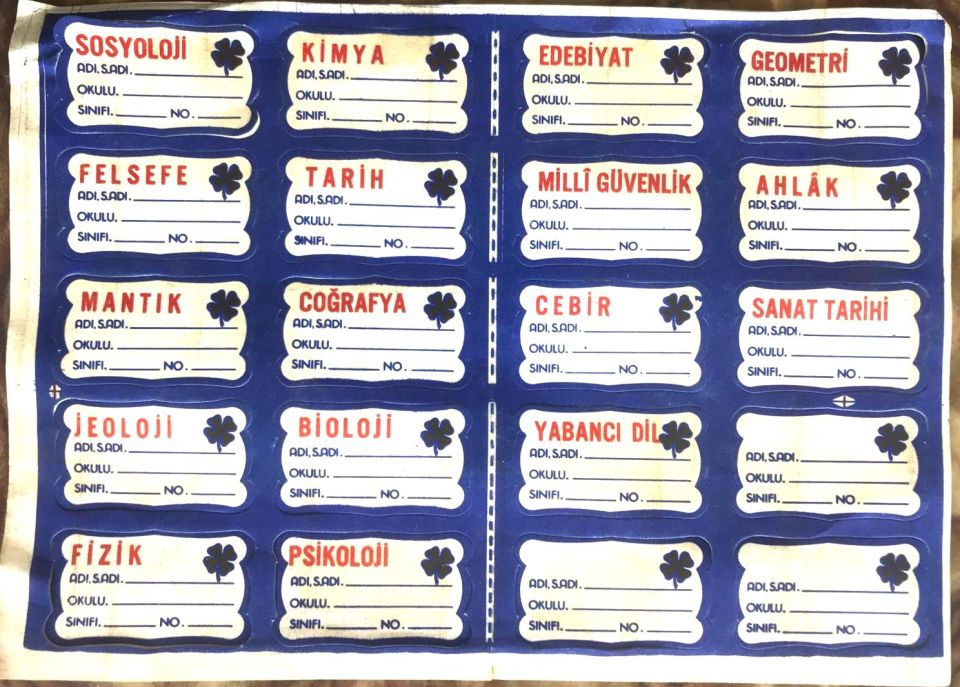 Tabaka defter etiketleri - 1980'ler / Yapışkanı zamana bağlı olarak azalmış.Kullanım için uygun değildir.