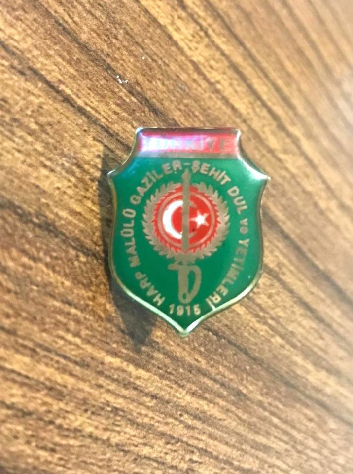 Türkiye Harp Malulü Gaziler Şehit Dul ve Yetimleri Derneği / Eski Rozet