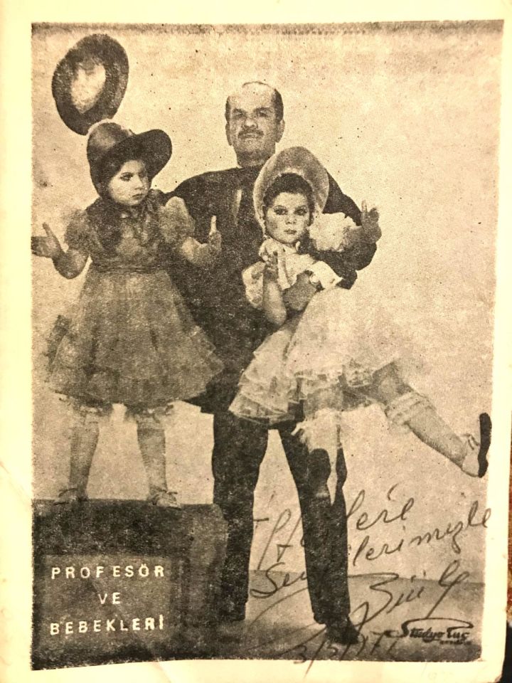Profesör ve Bebekleri - Kartpostal