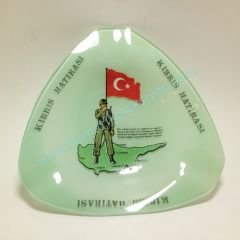 Kıbrıs hatırası bayraklı  cam küllük Kıbrıs savaşı