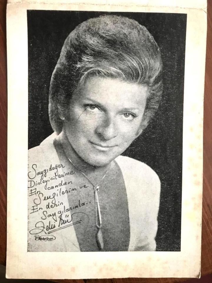 Çakıl Müzikholü - Zeki Müren, kapaklı, fotoğraf Kabı