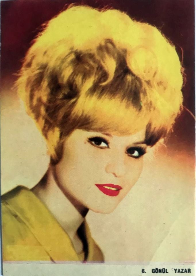 Gönül YAZAR / 8x12 Kartpostal (Arkasında herhangi bir yazı yok)