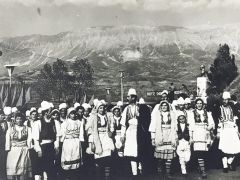 Yerel Kıyafetli Arnavutlar - 18x24 Fotoğraf