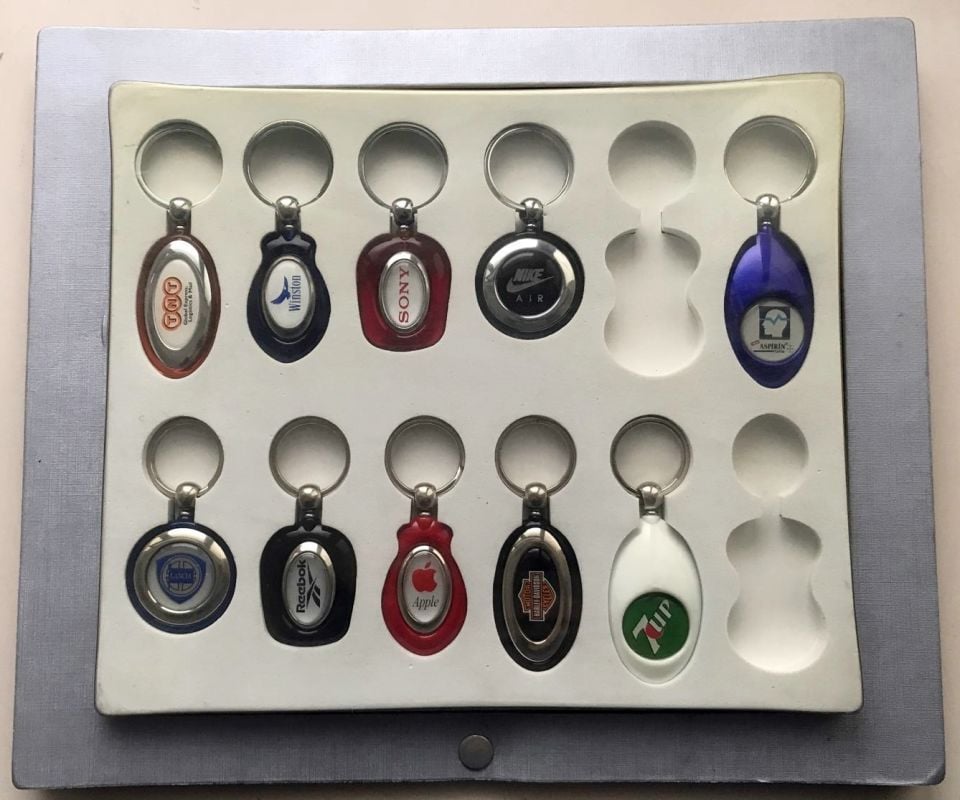Anahtarlık firması teşhir standı - 10 adet nadir anahtarlık