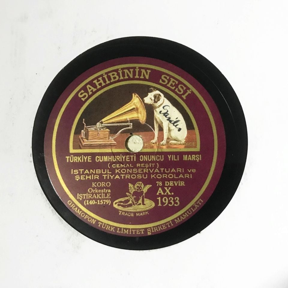 Onuncu yıl marşı - İstanbul konservatuarı ve Şehir Tiyatroları korosu / Taş Plak