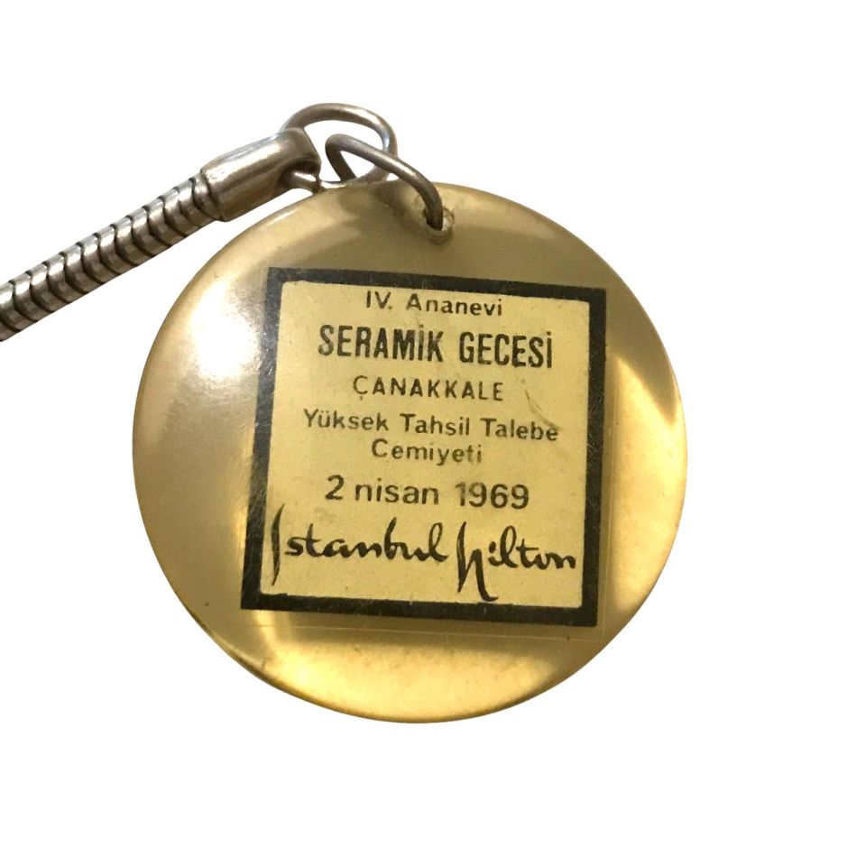 IV. ananevi Seramik gecesi - Yüksek Tahsil Talebe Cemiyeti 1969 HİLTON - Anahtarlık