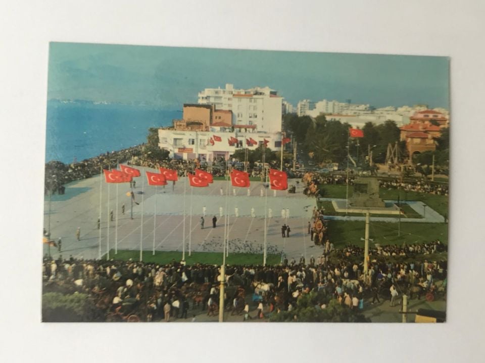 Cumhuriyet alanında merasim - İzmir - Kartpostal