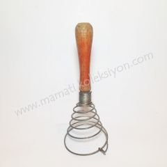 Ahşap saplı çırpıcı