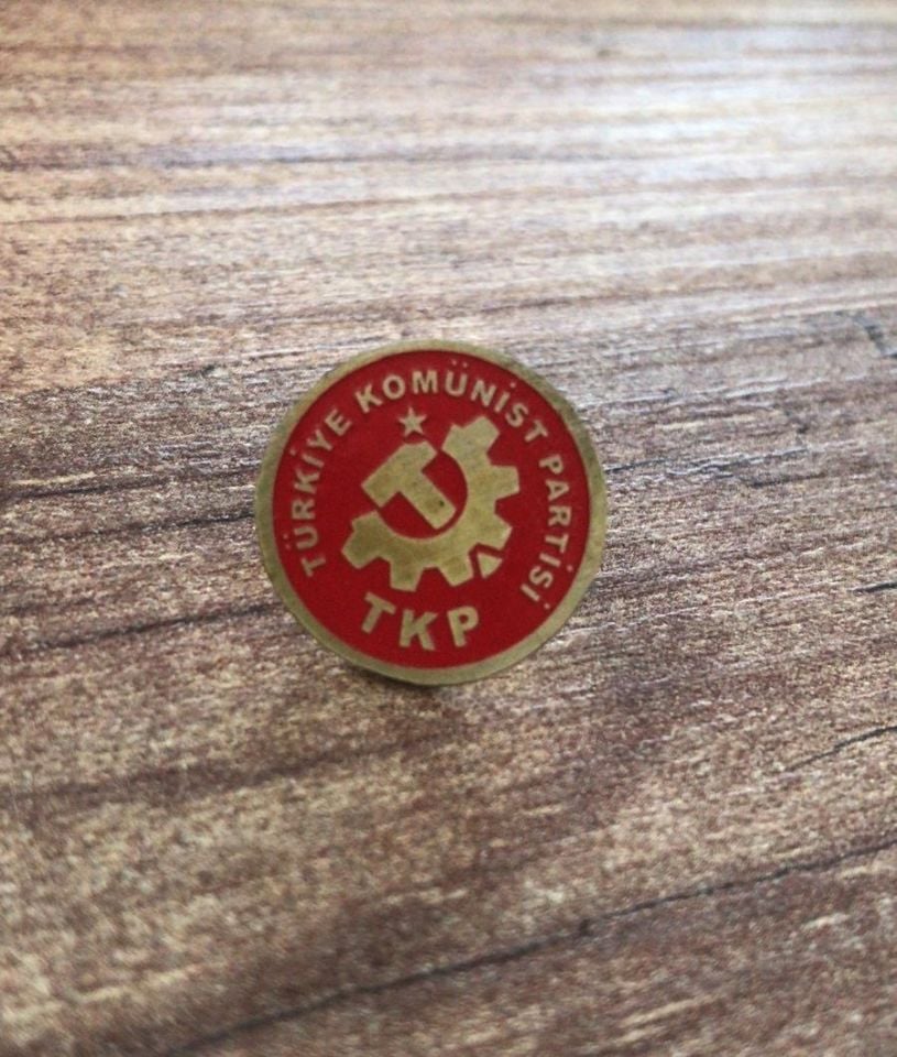 TKP - Türkiye Komunist Partisi - Eski rozet (Kırmızı)