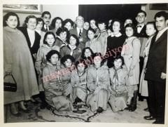 Celal BAYAR ve İzci kızlar - Büyük boy fotoğraf