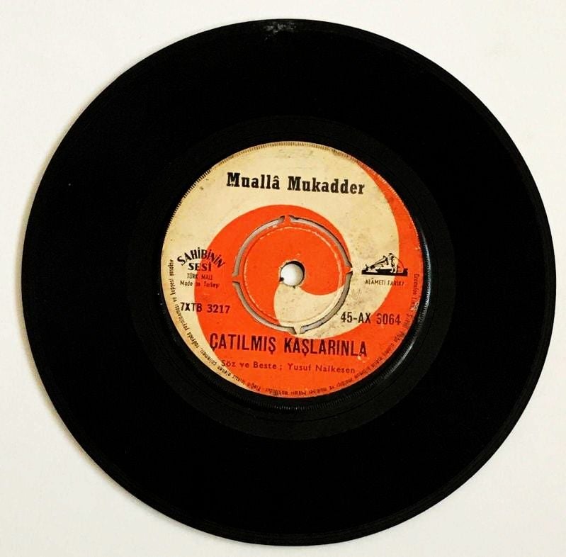 Çatılmış Kaşlarınla - Yitirmişim Ben Gülümü / Mualla Mukadder - PLAK