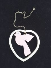 Ahşap, kalp içinde Güvercin - 9.5 cm.