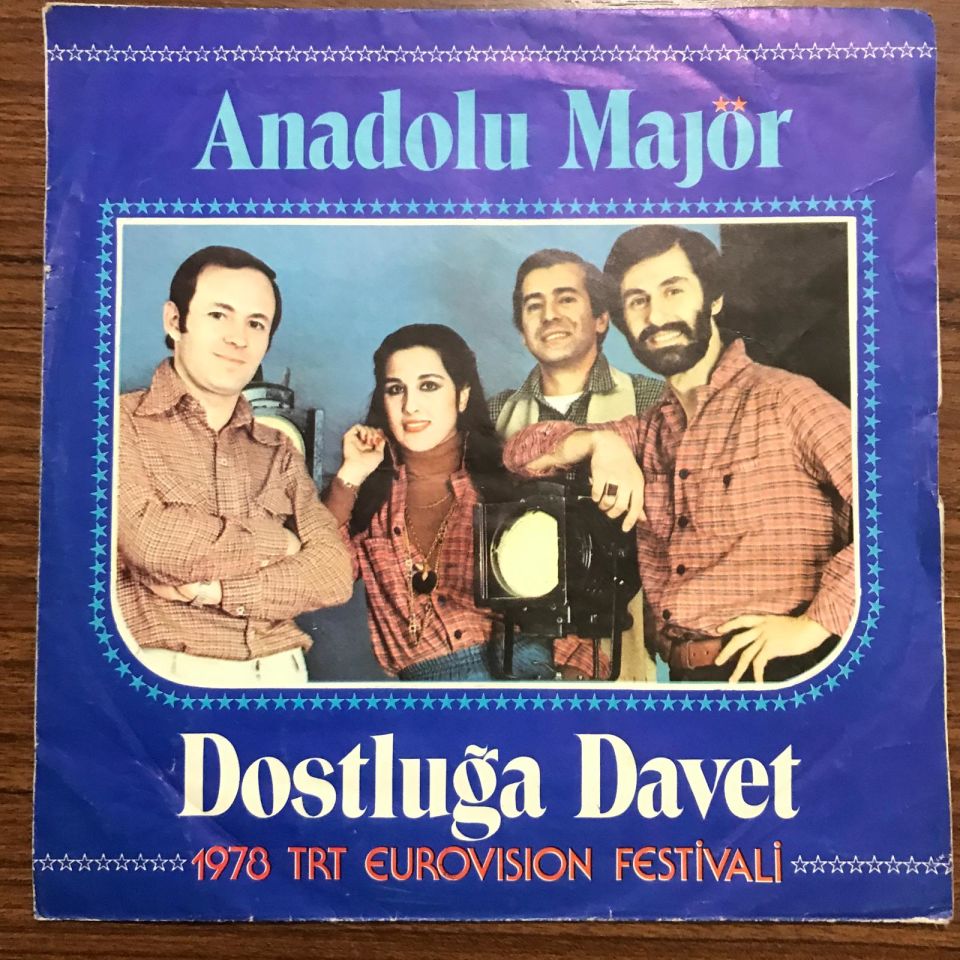Dostluğa davet - Takalar / Anadolu Majör & Nükhet DURU
