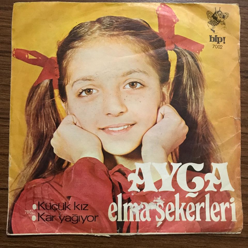 Küçük kız - Kar yağıyor / Ayça Elma Şekerleri