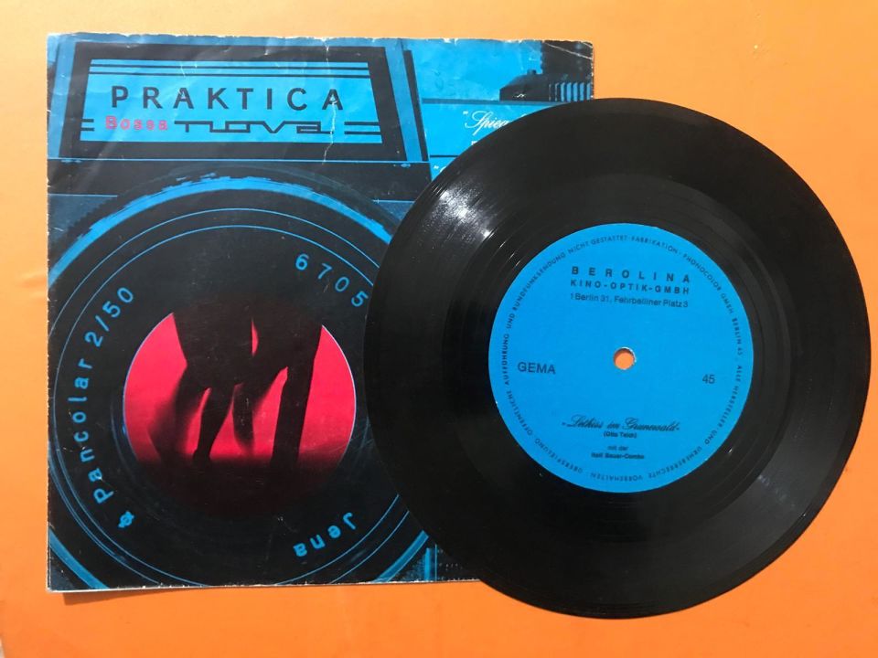 Praktica bossa - Berolina kino - Optik - Gmbh / 45 d. Plak