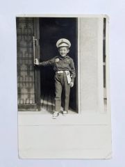 Polis kıyafetli çocuk - Foto Şen Tekirdağ / Fotoğraf