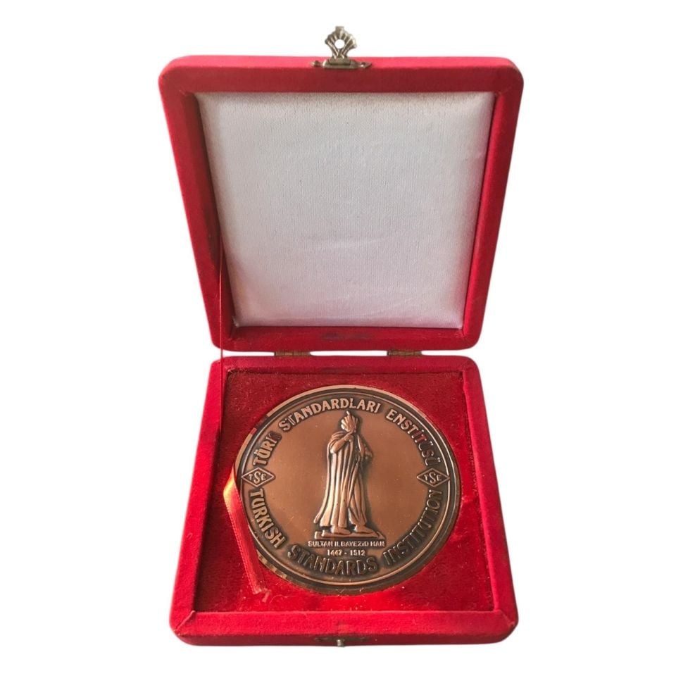 Türk Standartları Enstitüsü - Sultan II. Bayezid Rölyefli, bronz madalyon