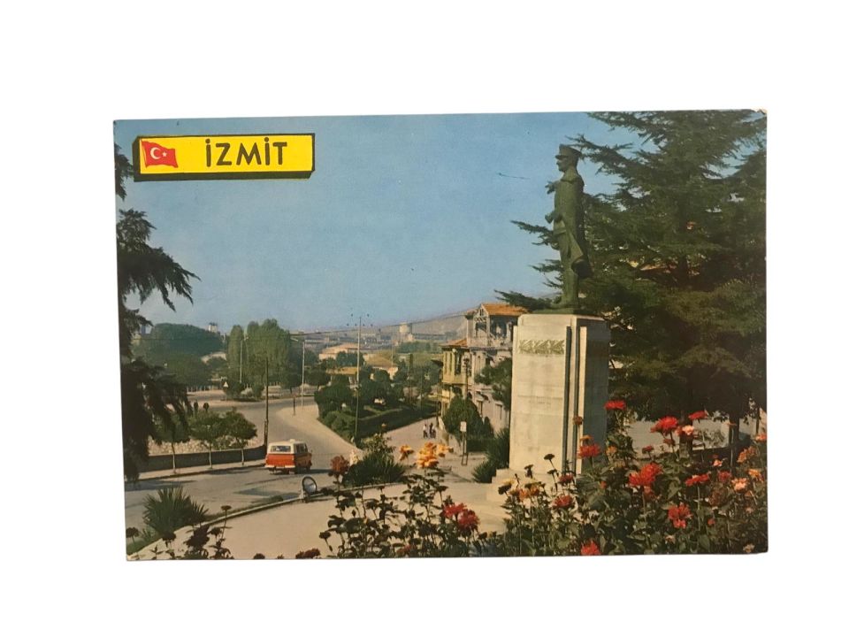 İzmit Heykel - 1970'li yıllara ait kartpostal / Arkası yazılı