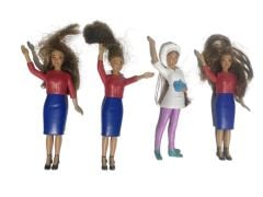 4 adet Barbie bebek