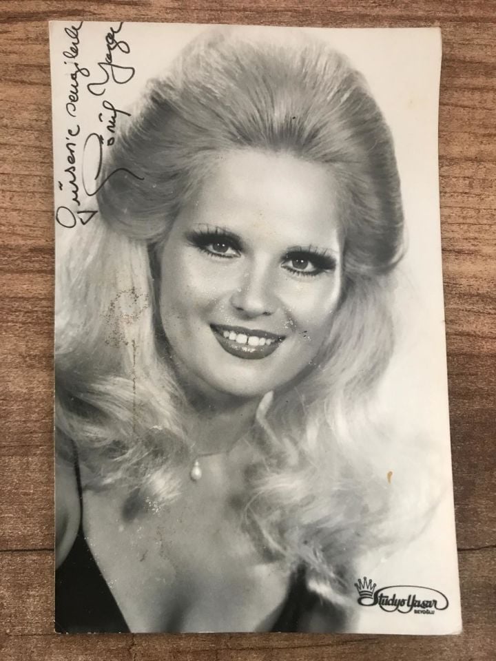 Gönül YAZAR - İmzalı Fotokart