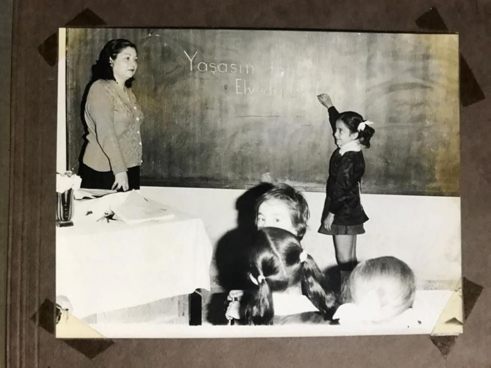 Ankara'da bir İlkokula ait, 160 adet fotoğraf olan albüm