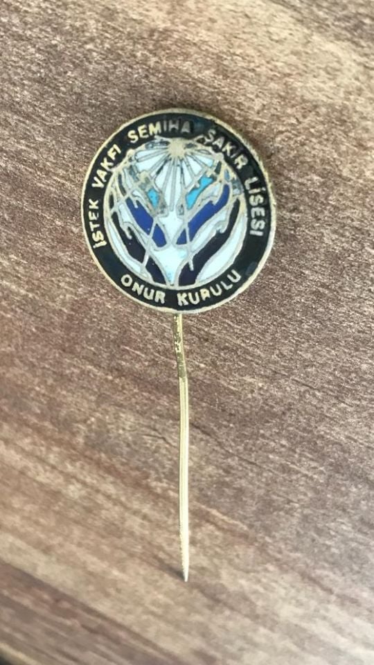 İstek Vakfı Şemiha Şakir Lisesi Onur Kurulu - Eski rozet