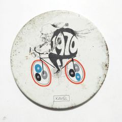 Kavel 1970 - Bardak altlığı