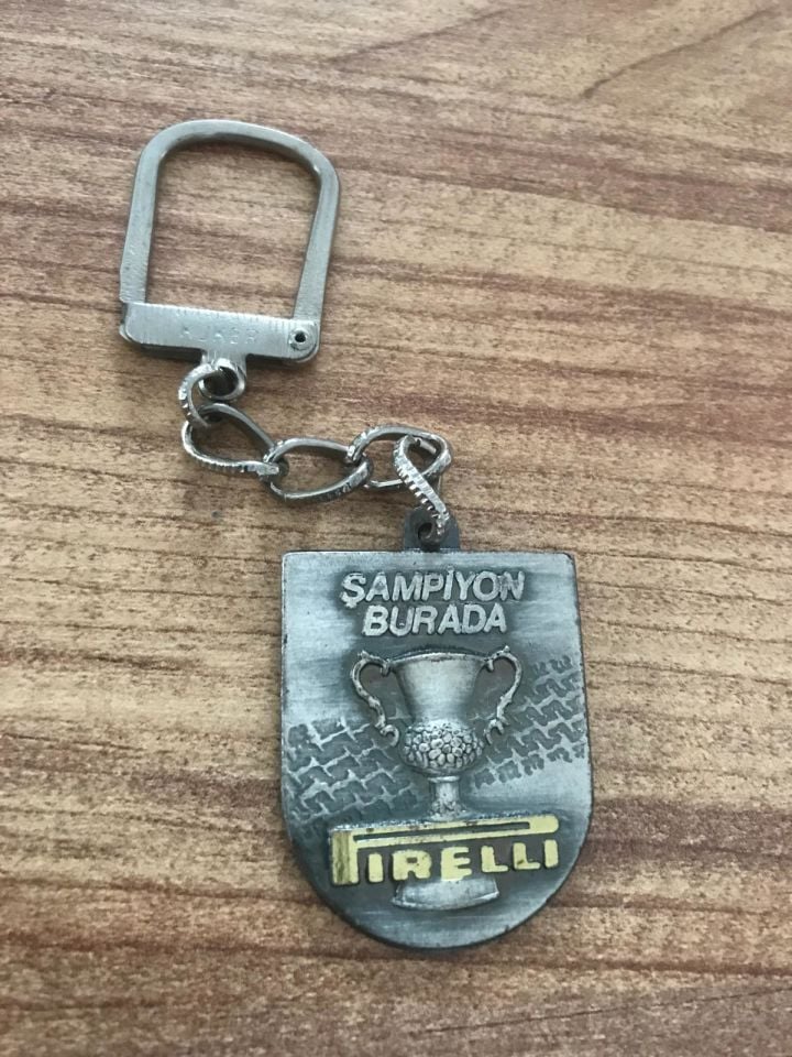 Şampiyon burada Pirelli - Eski Anahtarlık