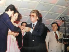 Zeki Müren, nikah töreninde yüzük takıyor - Orijinal 10x15 fotoğraf